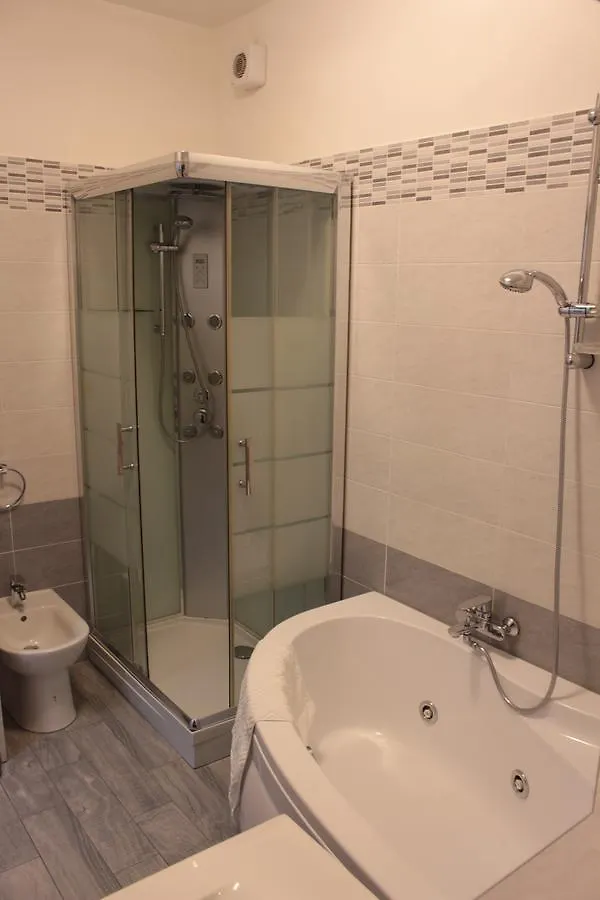 4 Star Apartments Bologna 0*,